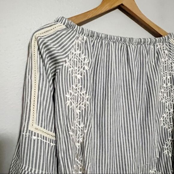 Love Sam Off the shoulder ruffle stripe top Sz XS - Picture 4 of 8